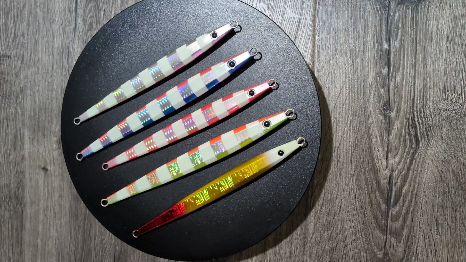 TJC101 The Taurus Slow Pitch Jig: Ghost Sliver Flash with Glow.